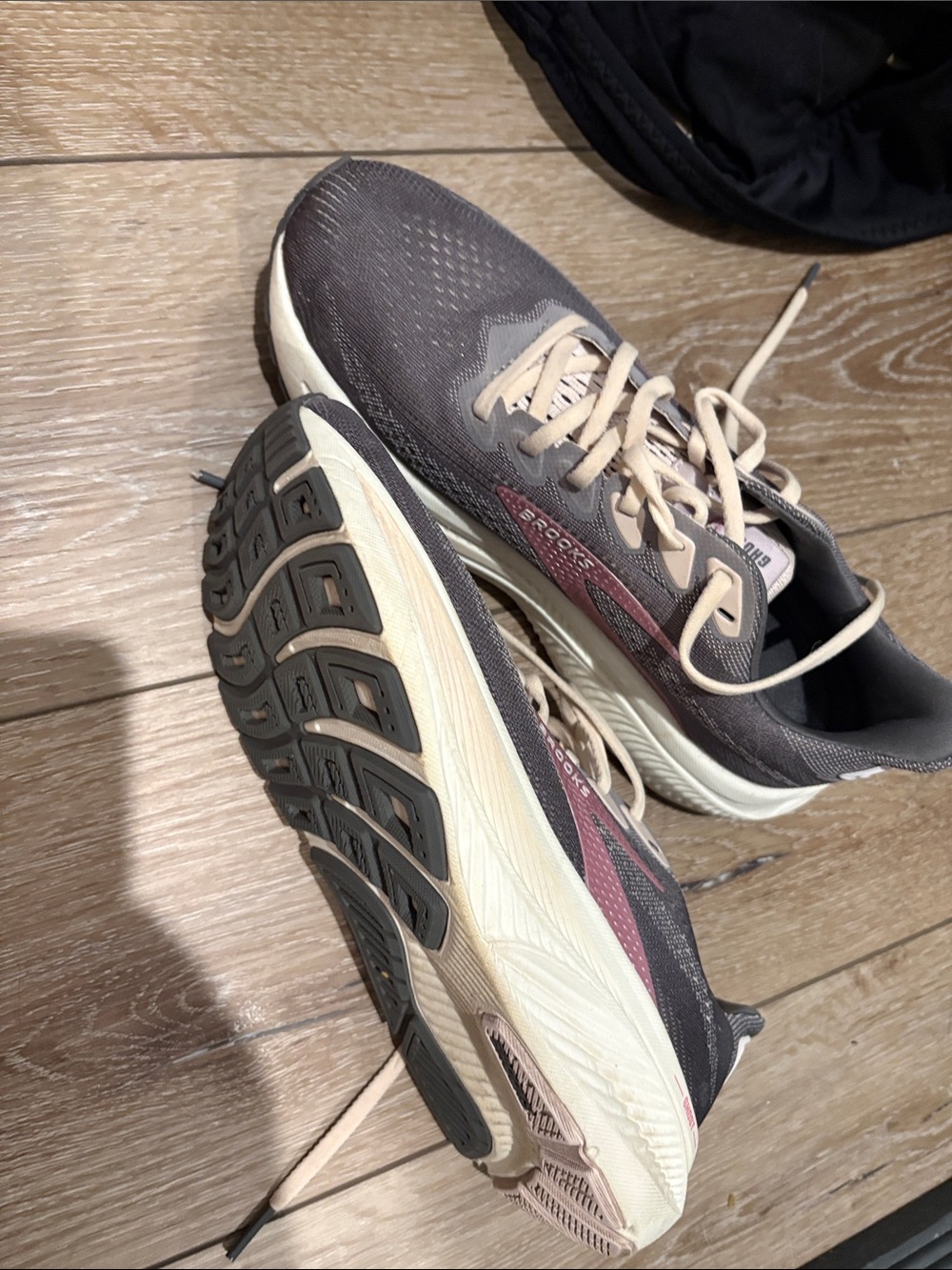 Women’s Running Shoes in Charcoal Gray and wCream